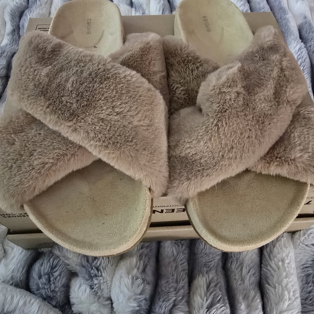 Birdies Plush Crossband Slide Sandals in Taupe